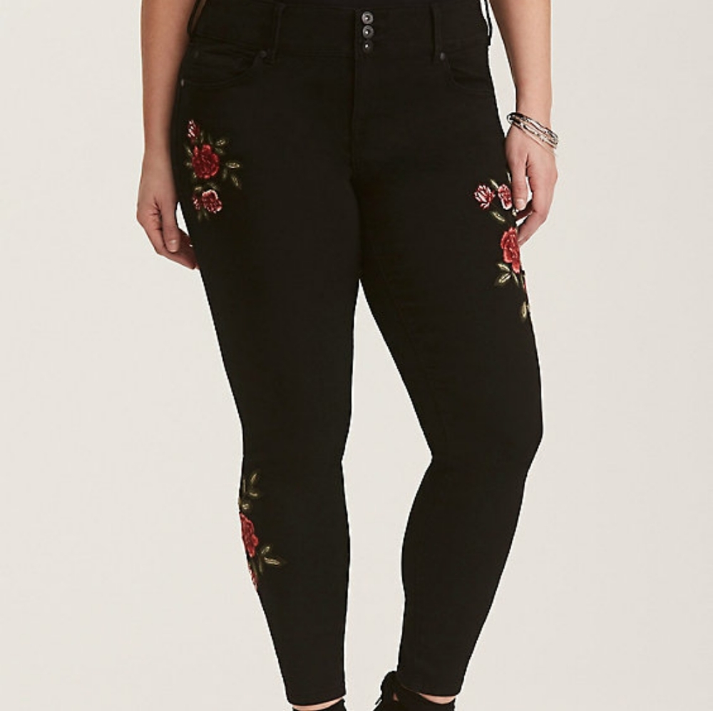 Torrid Embroidered Jegging Sz 20